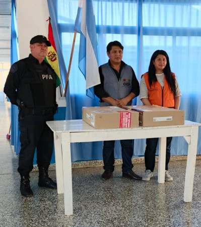 Con la colaboración municipal, Bolivianos residentes de la zona pudieron emitir su voto 